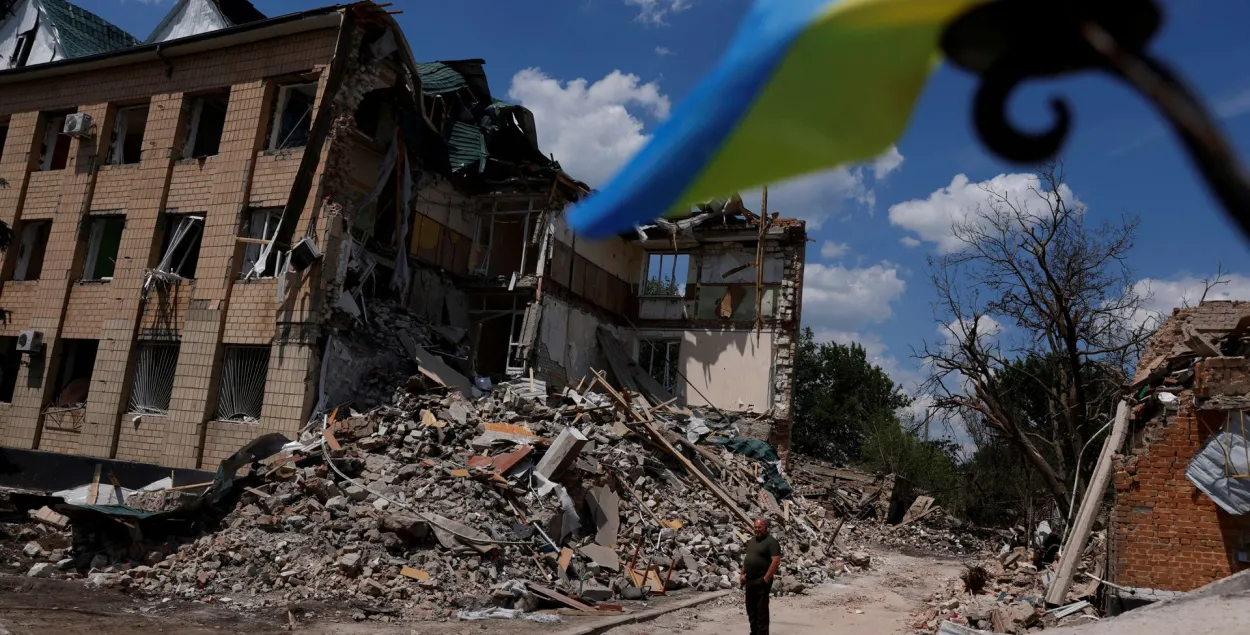 Северодонецк держится и споры вокруг членства Украины в ЕС — 107-е утро войны