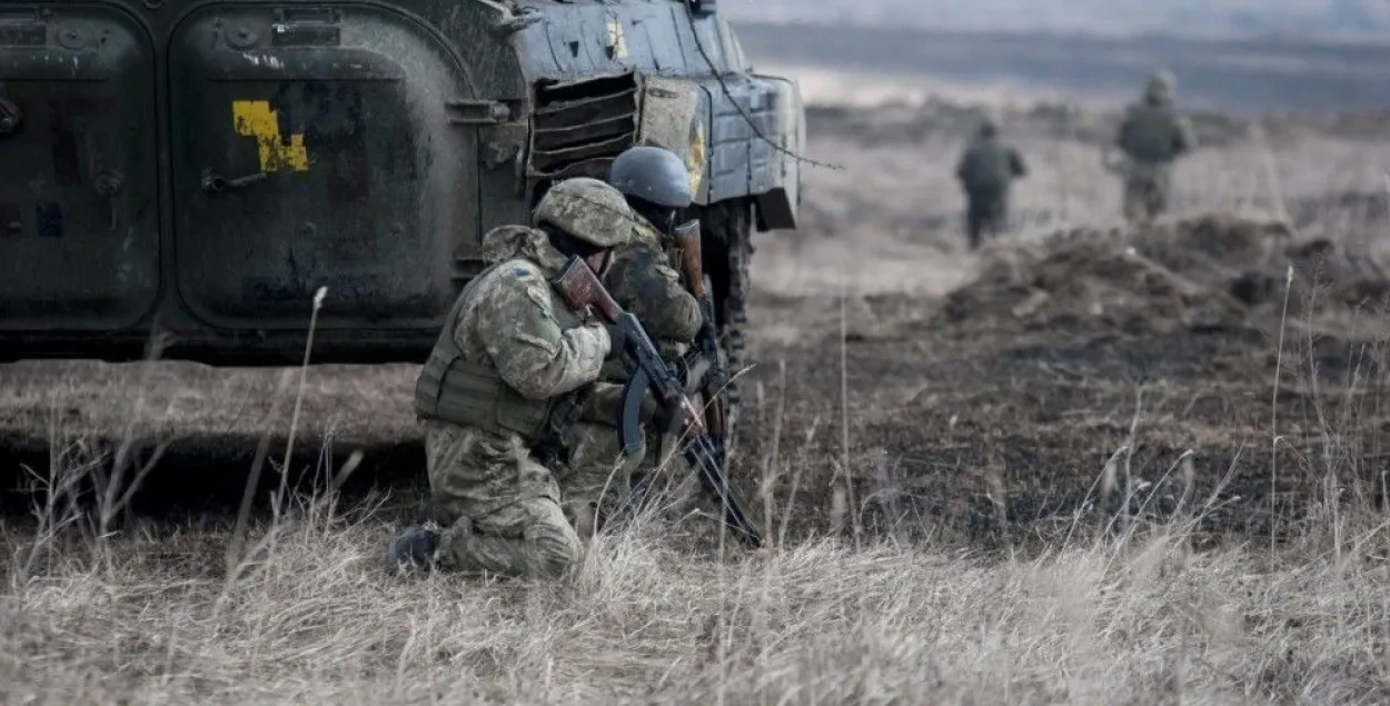 Россияне "штурмуют, но не имеют успеха" — 97-е утро войны 
