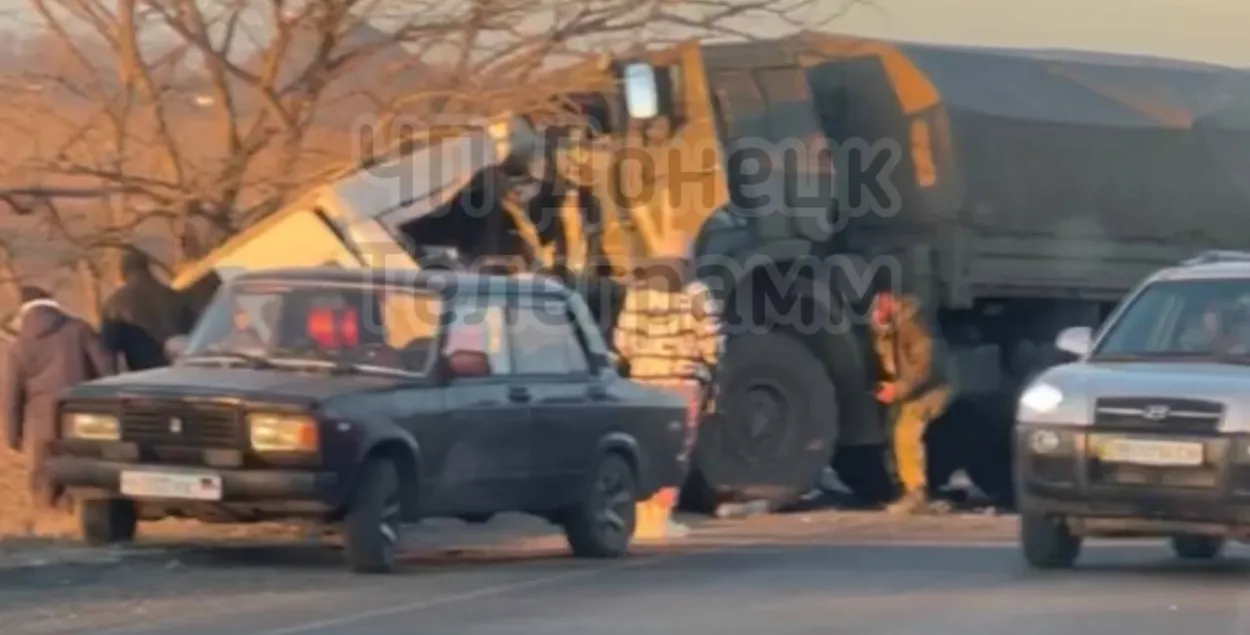 В аварию попал грузовик, который перевозил российских военных /&nbsp;@chp_donetskv

