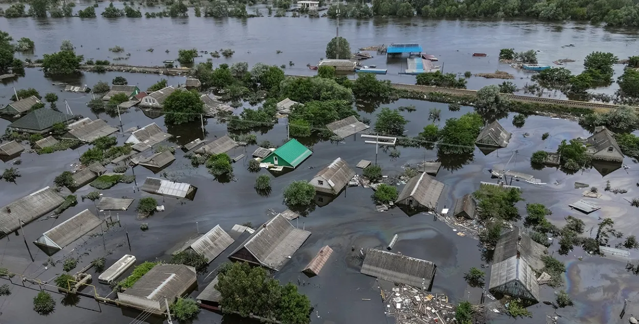 Затопление в Херсоне после подрыва дамбы Каховской ГЭС / Reuters
