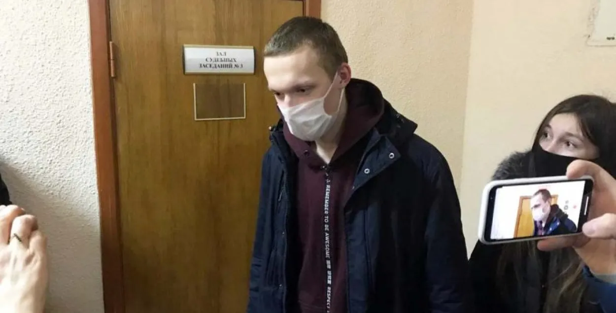 Пасля трох месяцаў за кратамі палітзняволенага студэнта БДУІР чакае "хімія"