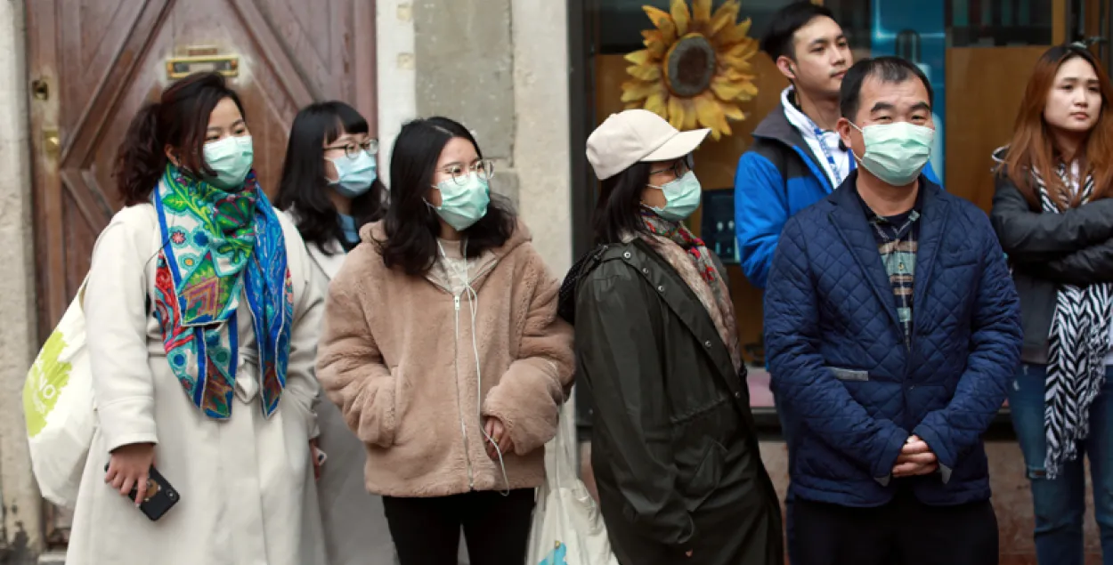 Ад каранавіруса ў Кітаі памёрлі ўжо амаль 2600 чалавек
