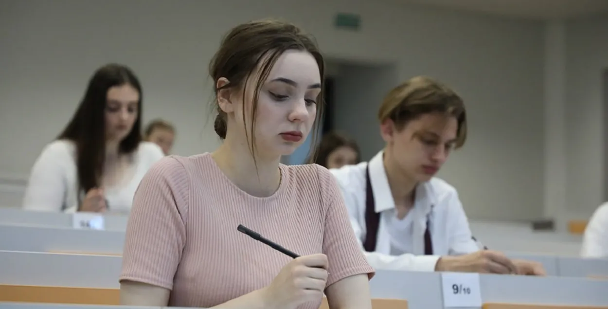 Помимо оценок на поступление в вуз теперь будет влиять и характеристика / sb.by
