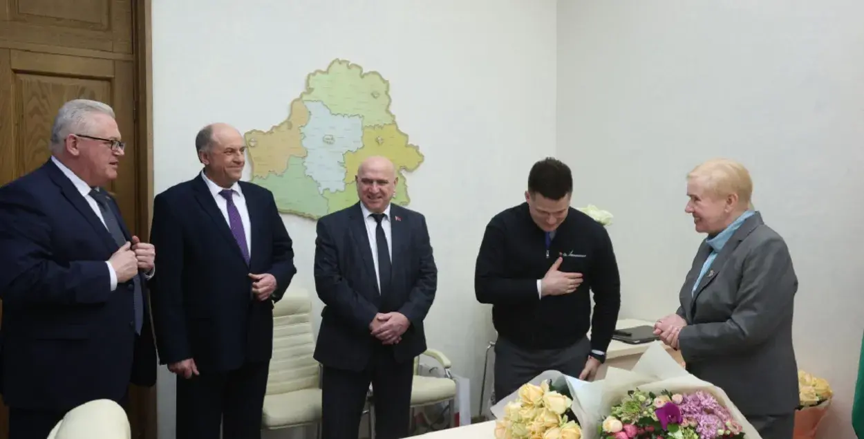 Очередь чиновников к Ермошиной / sb.by
