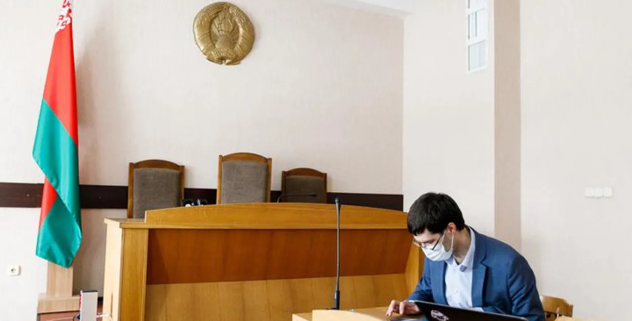 Прадстаўнікі МЗС не з'явіліся на суд па справе экс-амбасадара Астапенкі