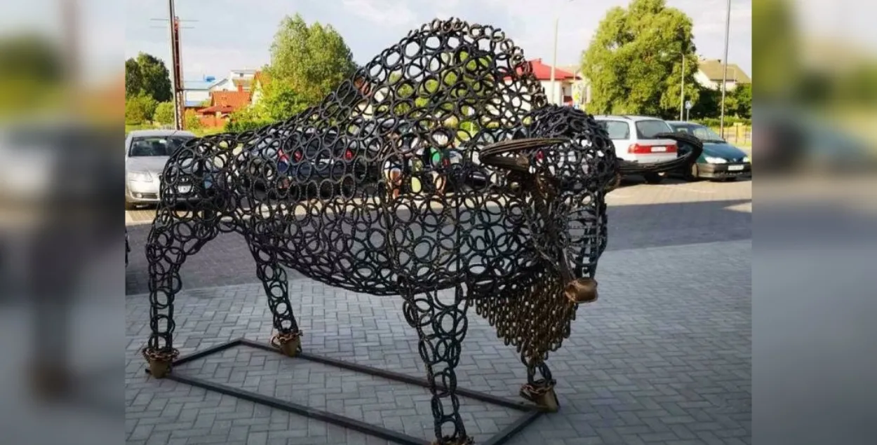 Металлическая скульптура зубра / virtualbrest.ru
