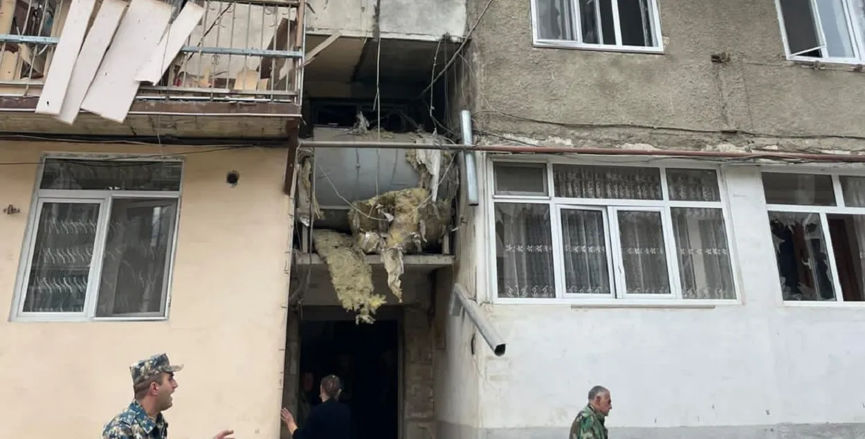 Пашкоджаны шматпавярховы жылы дом у Сцепанакерце