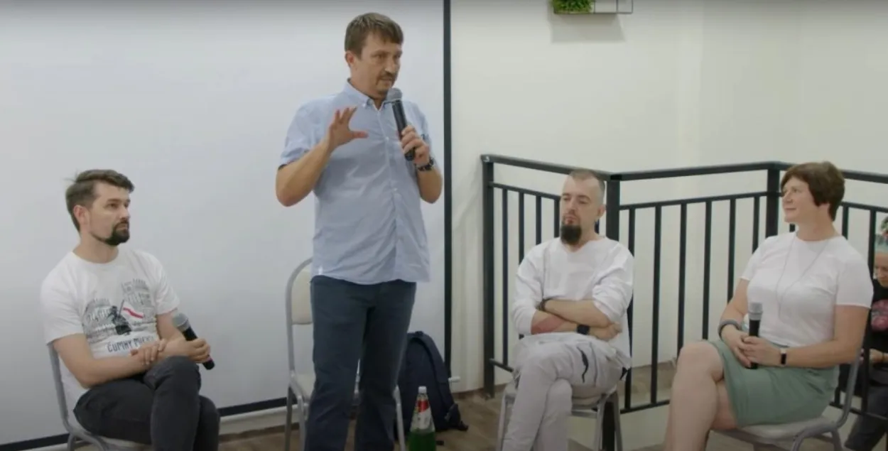 Аляксандр Чарнуха, Зміцер Лукашук, Стась Карпаў, Святлана Курс (Ева Вежнавец) на фэсце PRADMOVA ў Батумі