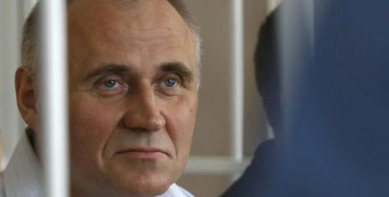 Суддзя адправіў Статкевіча ў калонію на 14 гадоў.