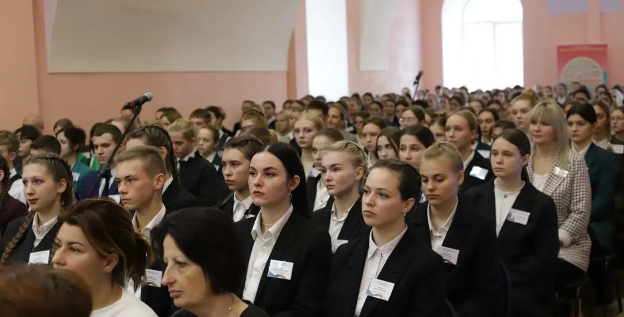 "Уважаемые белорусы, избегайте участия в режимных мероприятиях"