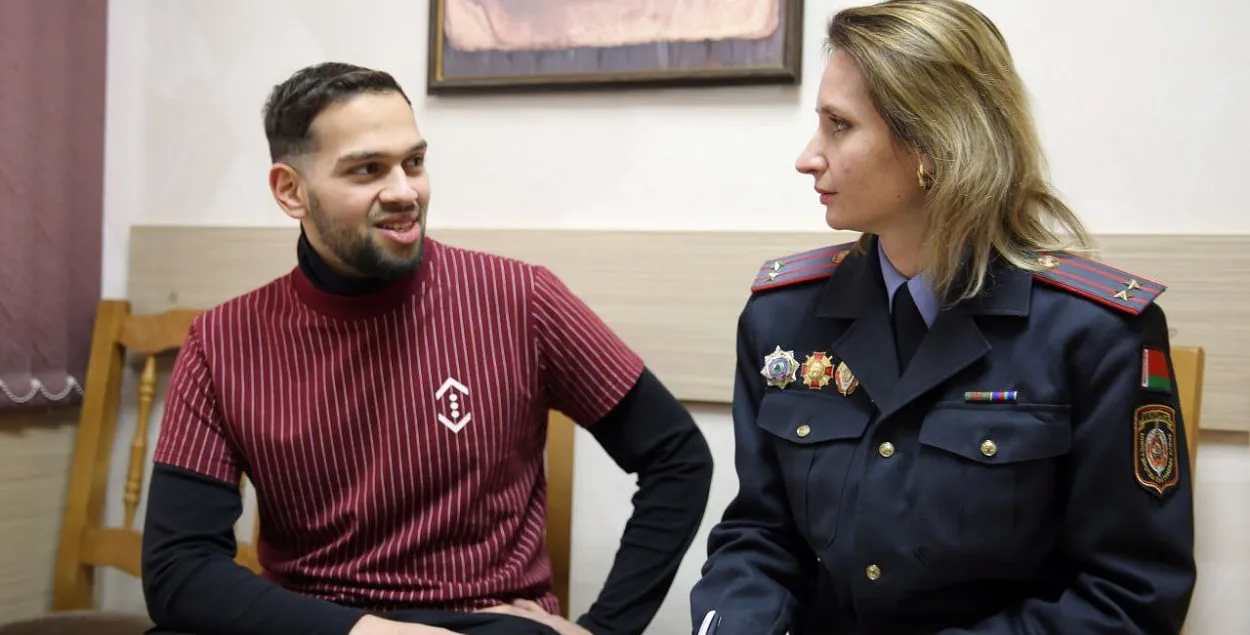 Замежнік у міліцыі, ілюстрацыйнае фота
