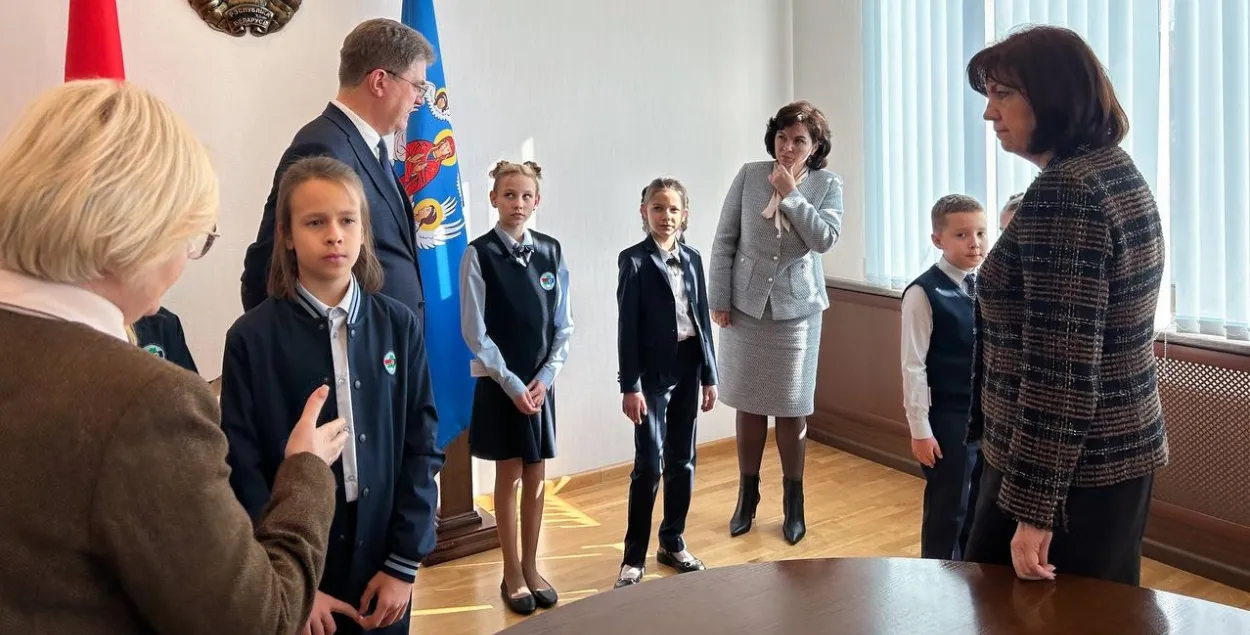 Узоры згаданай школьнай формы прэзентавалі ў Мінгарвыканкаме
