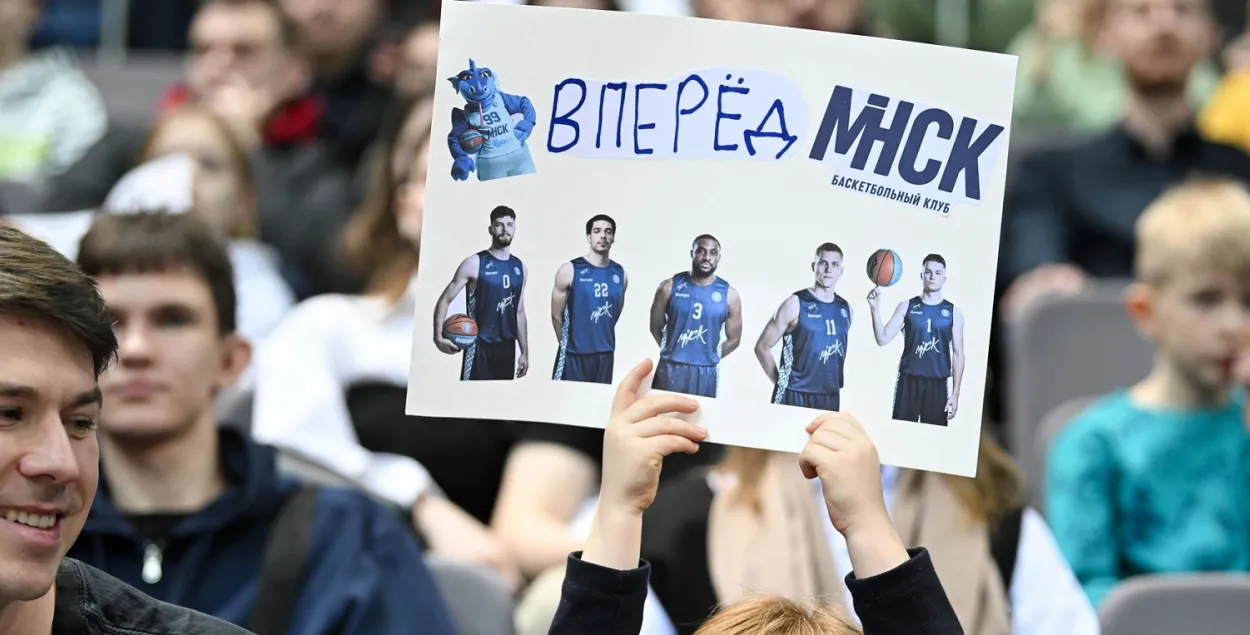 Заўзятары працягваюць чакаць спынення серыі паражэнняў

