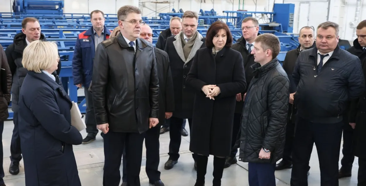 Сергей Манько справа от Натальи Кочановой
