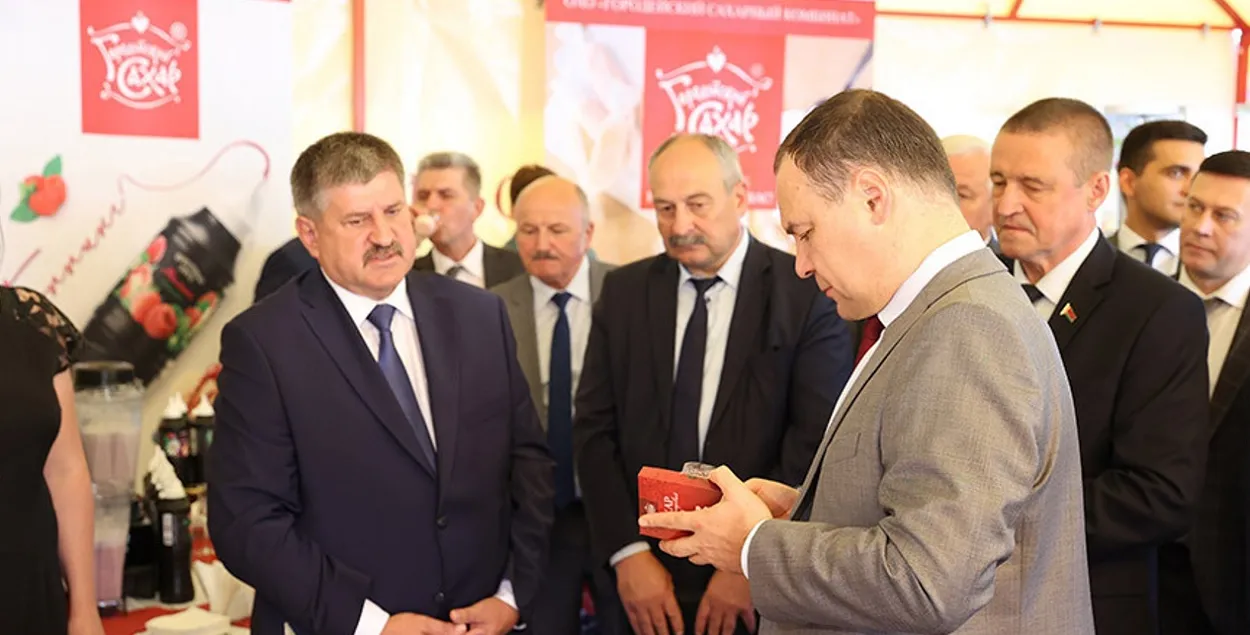 Премьер-министр Роман Головченко заинтересовался сахаром
