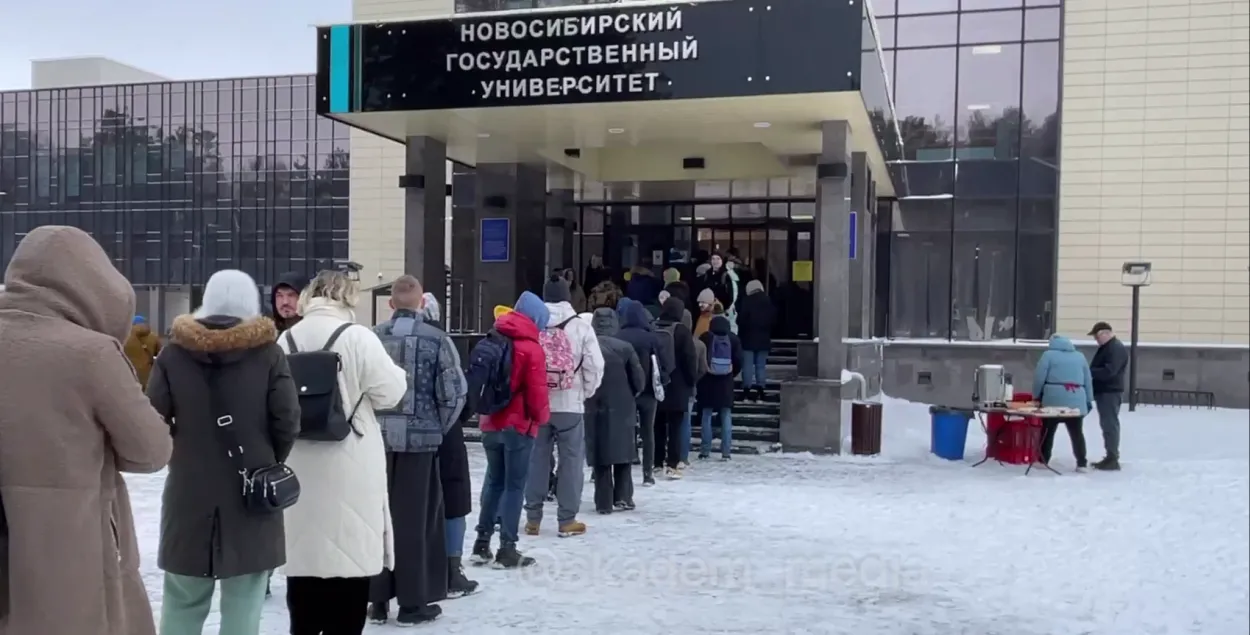 Полдень против Путина в Новосибирске
