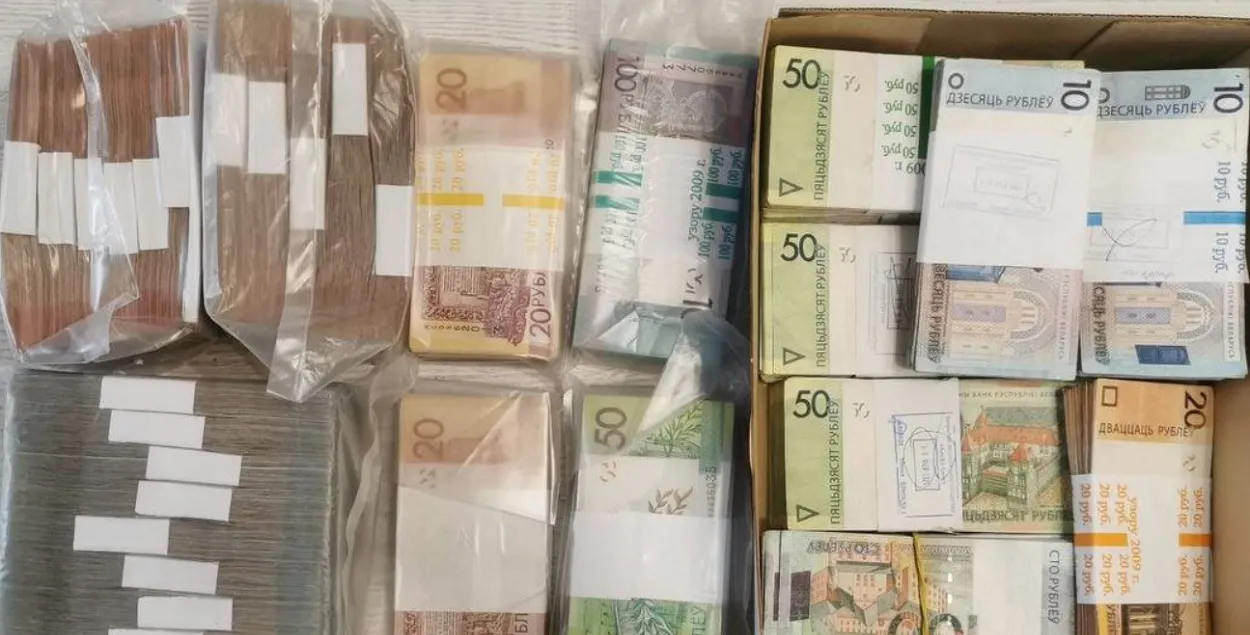 Комитет госконтроля во время обысков нашёл крупные средства
