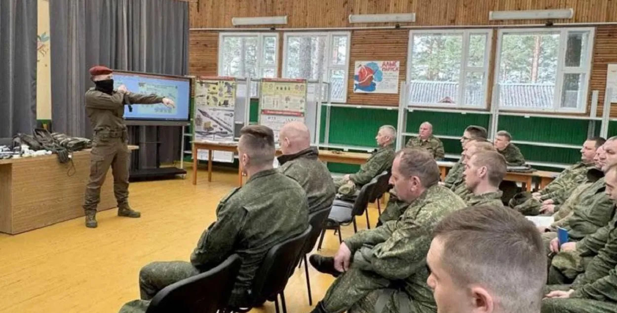 Спецназаўцы вучылі ўдзельнікаў збораў тэрабароны аказанню першай дапамогі параненым
