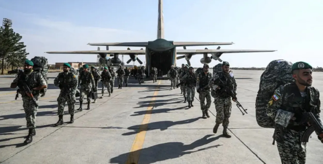 Иранские военные в Исфахане
