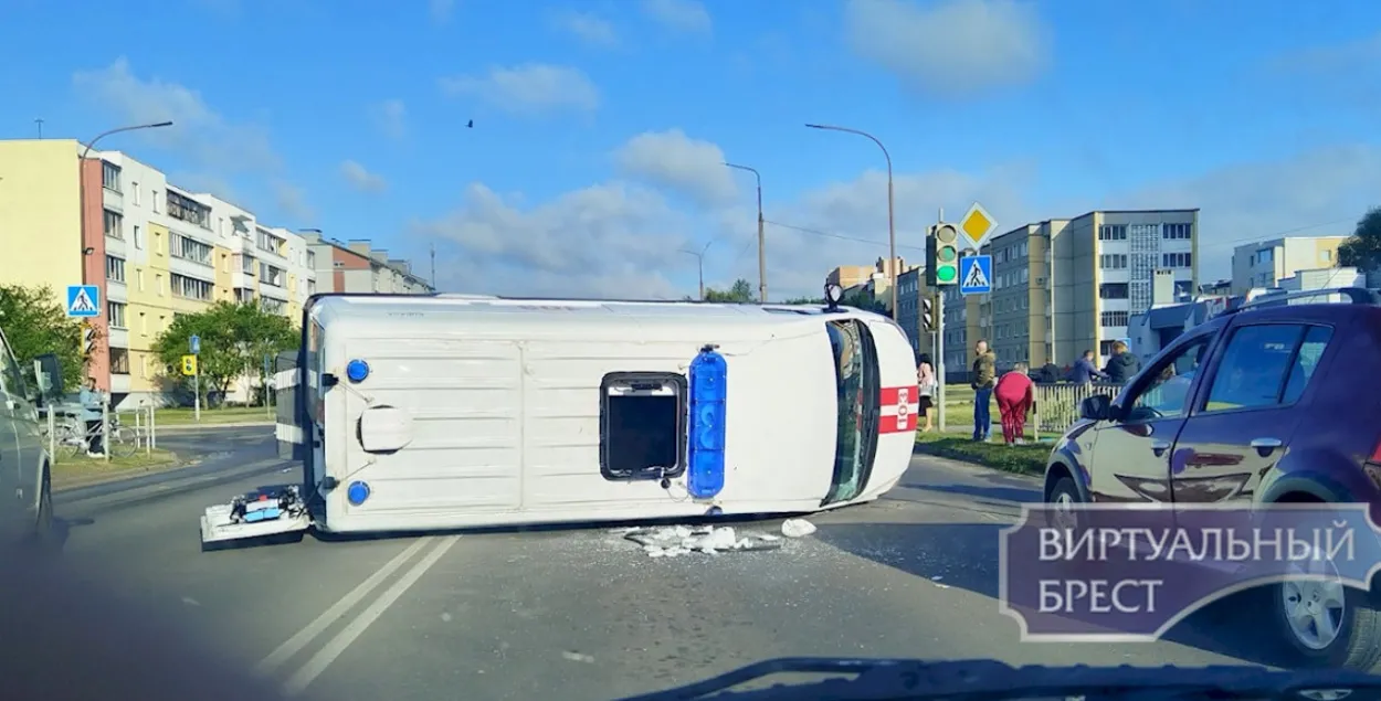 Авария с участием скорой в Кобрине

