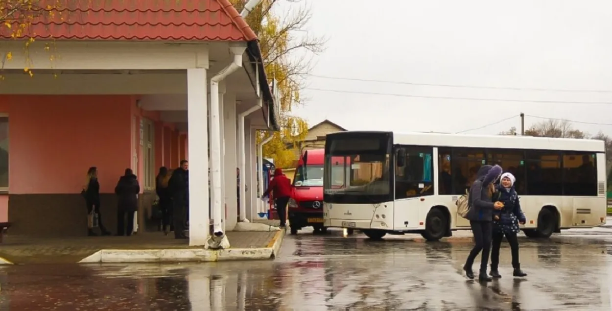 Аўтастанцыя ў Камянцы
