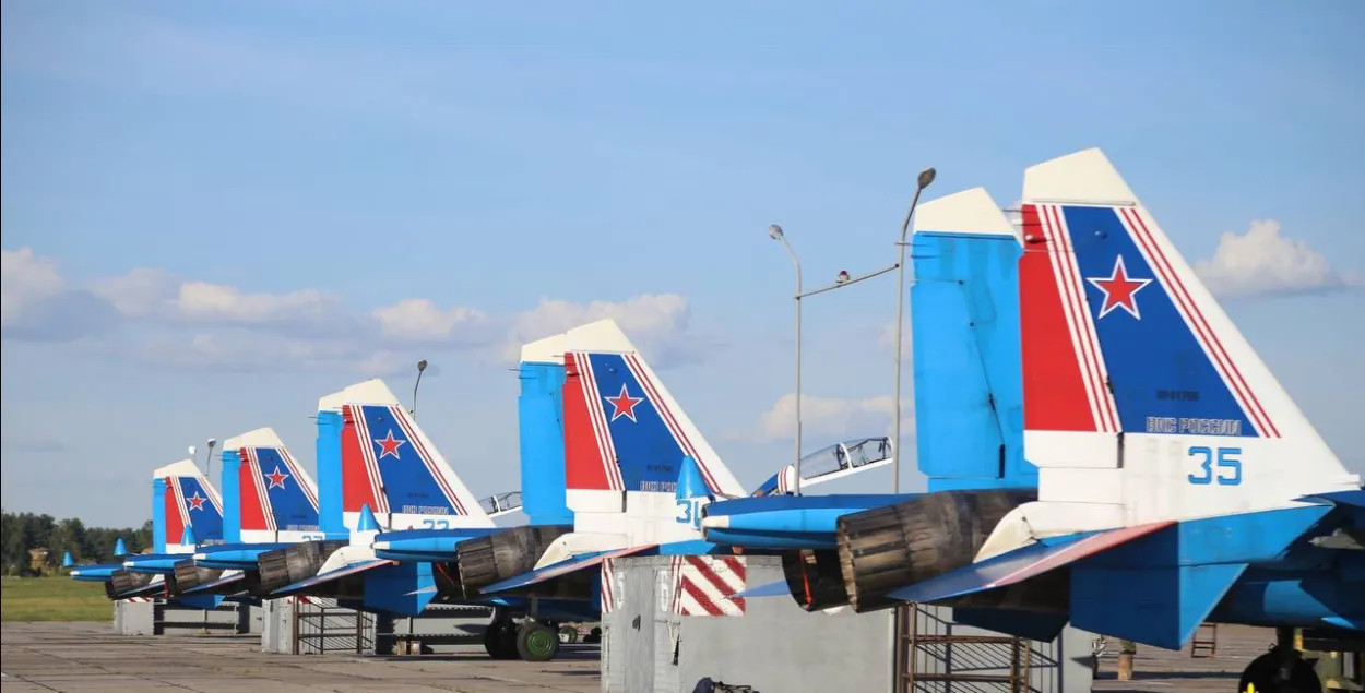 Российские самолёты в Барановичах
