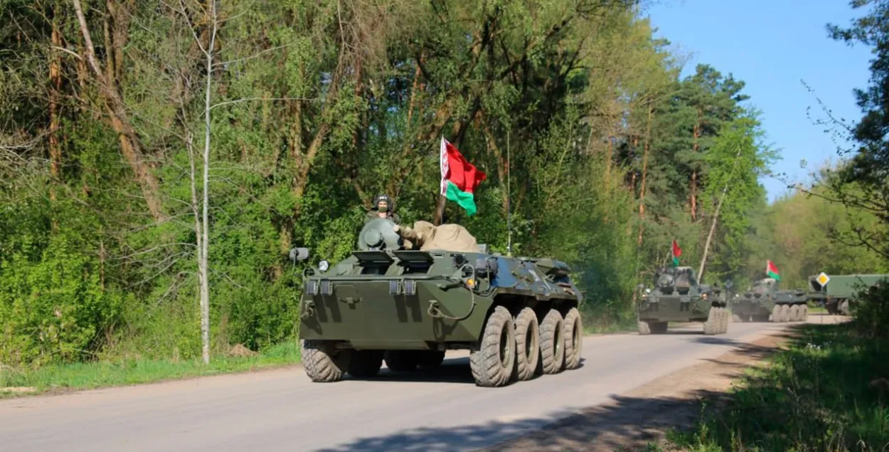 На дарогах можа з'явіцца ваенная тэхніка, папярэдзілі ў Мінабароны
