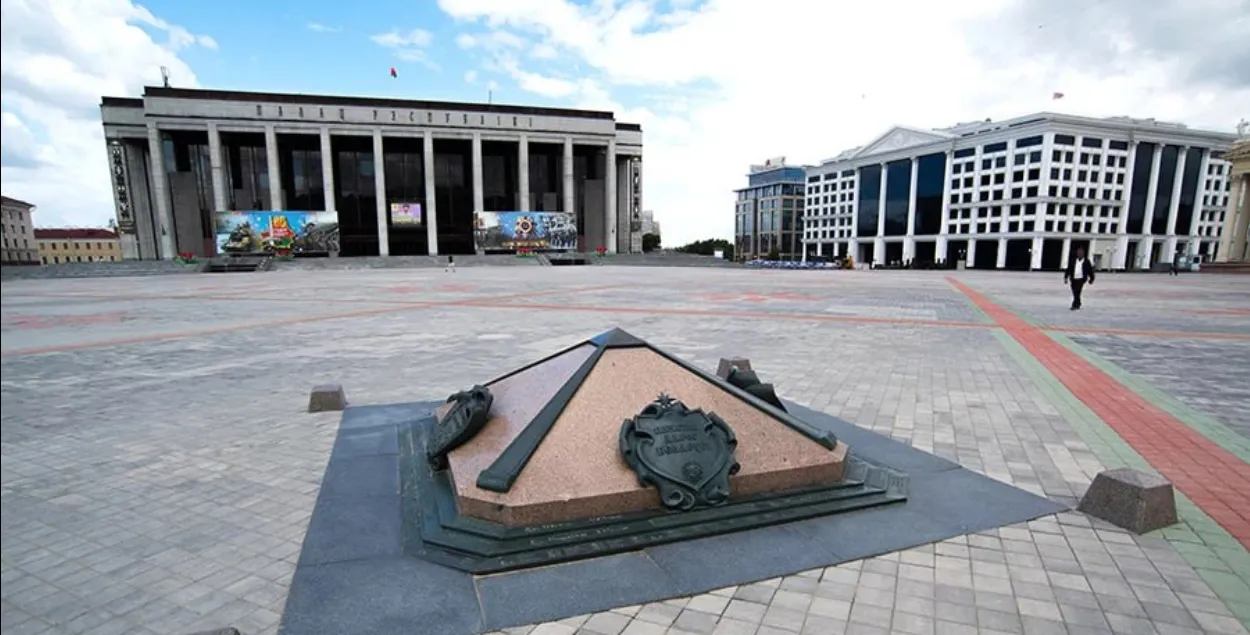 Плітка на Кастрычніцкай плошчы ў Мінску
