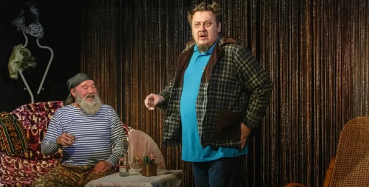 Сцэна са спектакля "Божыя дзьмухаўцы" паводле дзіўнагорскага драматурга Андрэя Іванова
