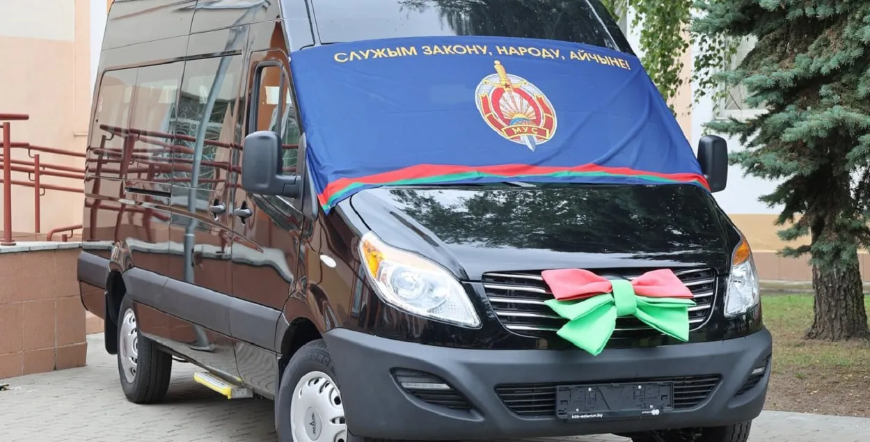 Микроавтобус для омоновцев
