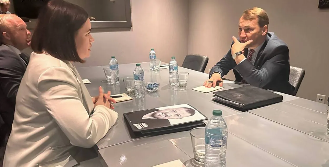 Святлана Ціханоўская і Радаслаў Сікорскі
