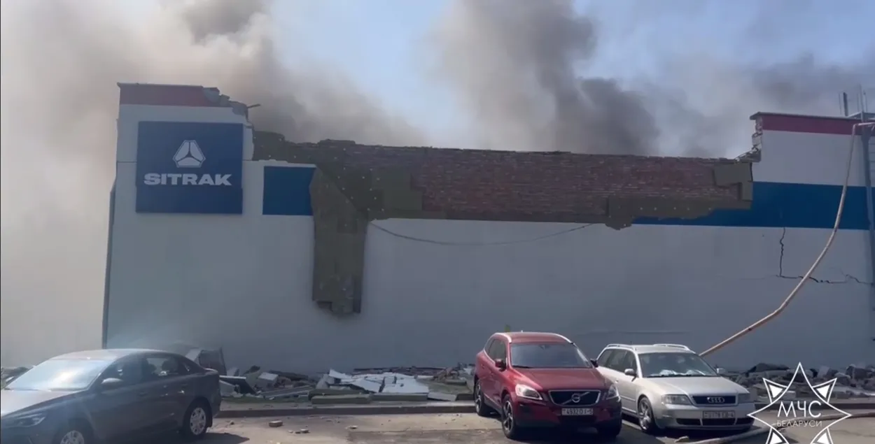 Пажар на аўтамыйні
