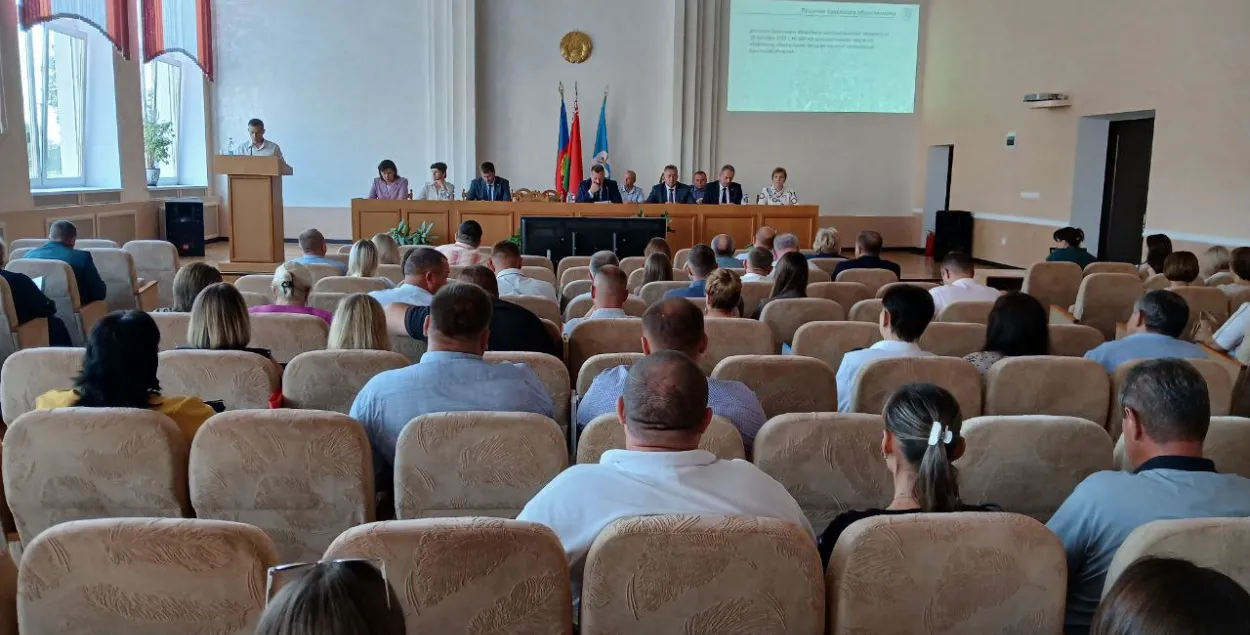 На нарадзе прапанавалі "весці барацьбу" за маладых спецыялістаў
