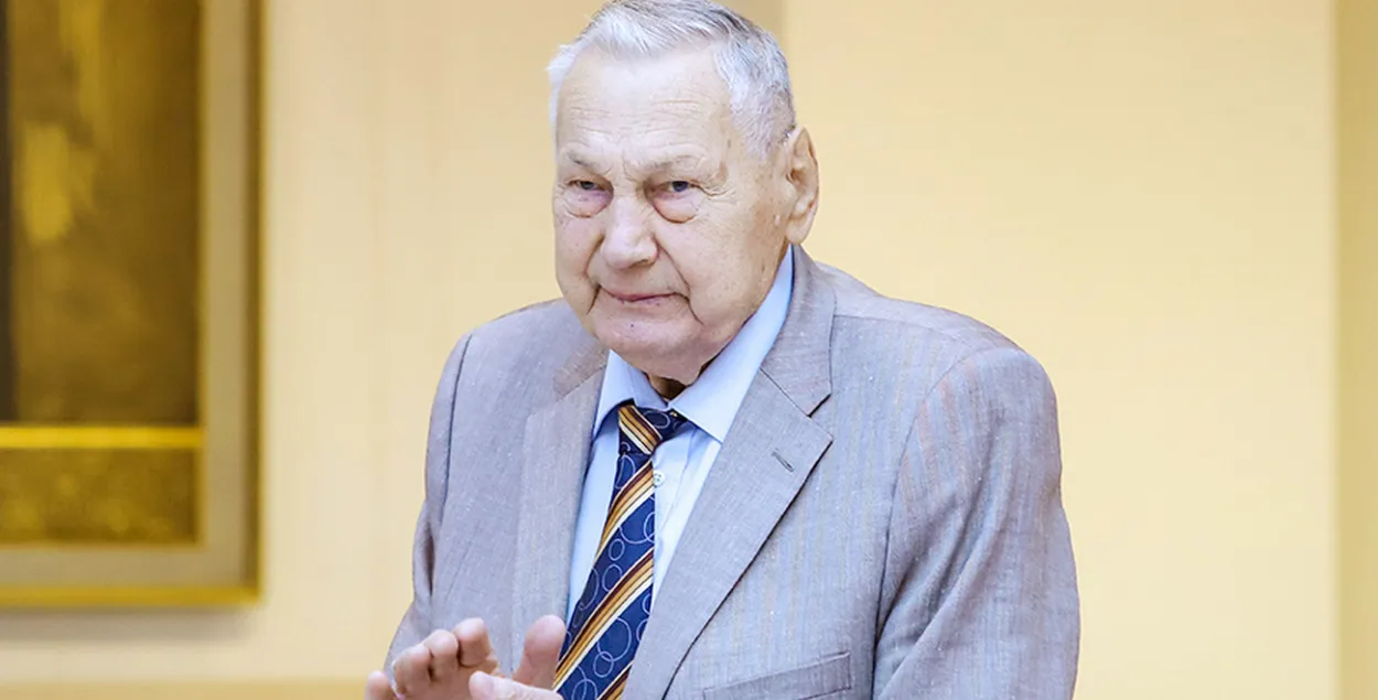 Аляксандр Мядзведзь
