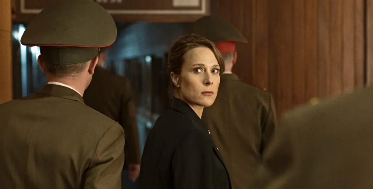 Кадр из сериала "Перешеек"
