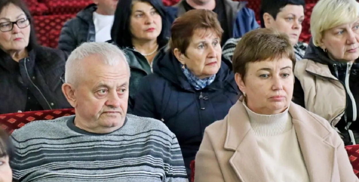 ІП на сустрэчы з чыноўнікамі і сілавікамі ў Зэльве
