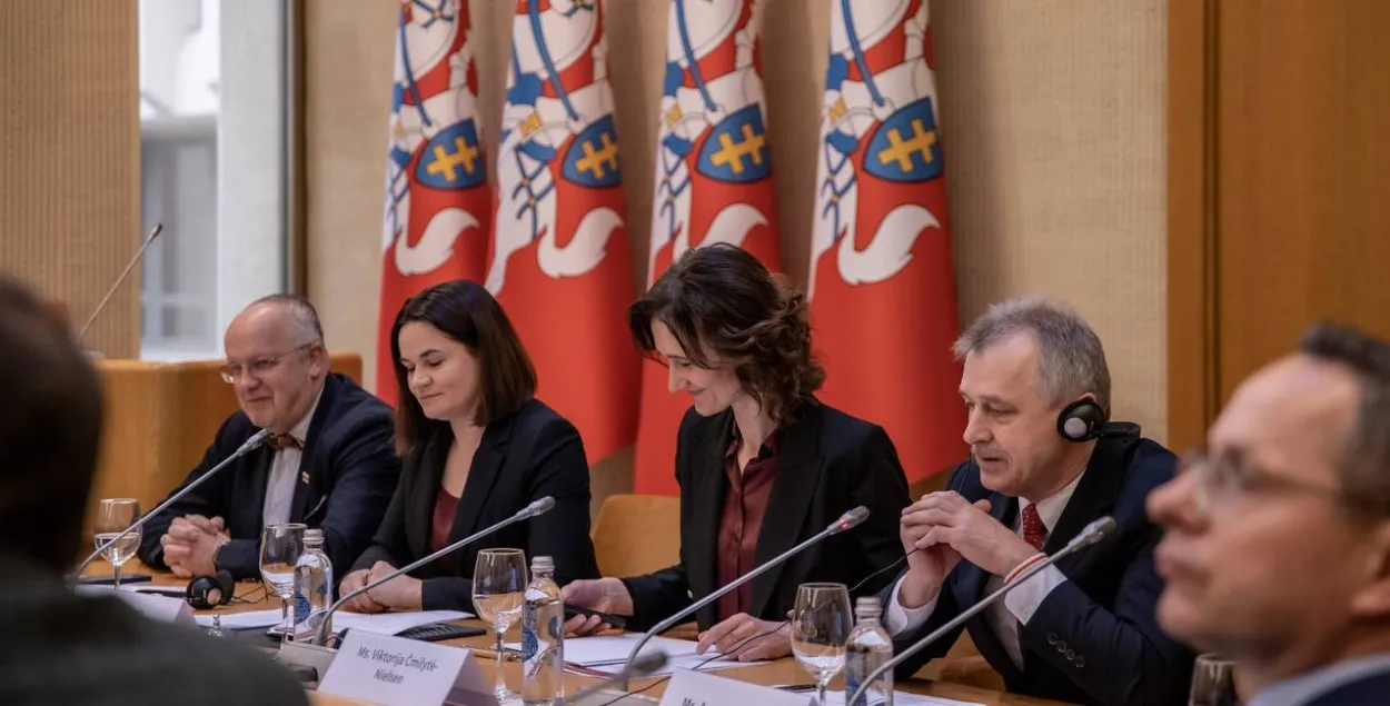 Святлана Ціханоўская і Анатоль Лябедзька ў Сейме Літвы
