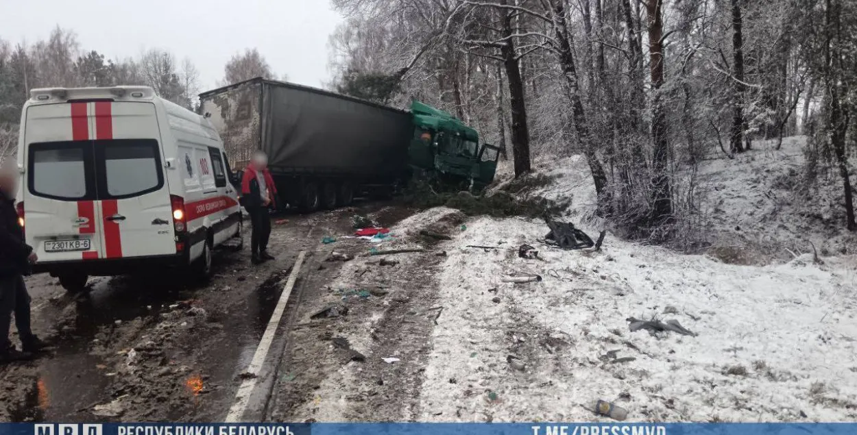 Страшная аварыя на слізкай дарозе забрала тры жыцці
