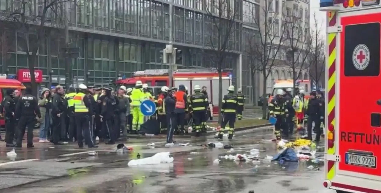 В Мюнхене авто въехало в толпу
