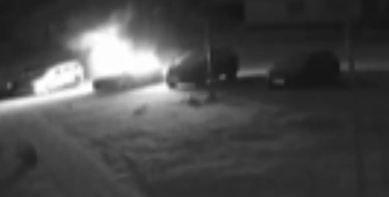 Момант падпалу аўтамабіля
