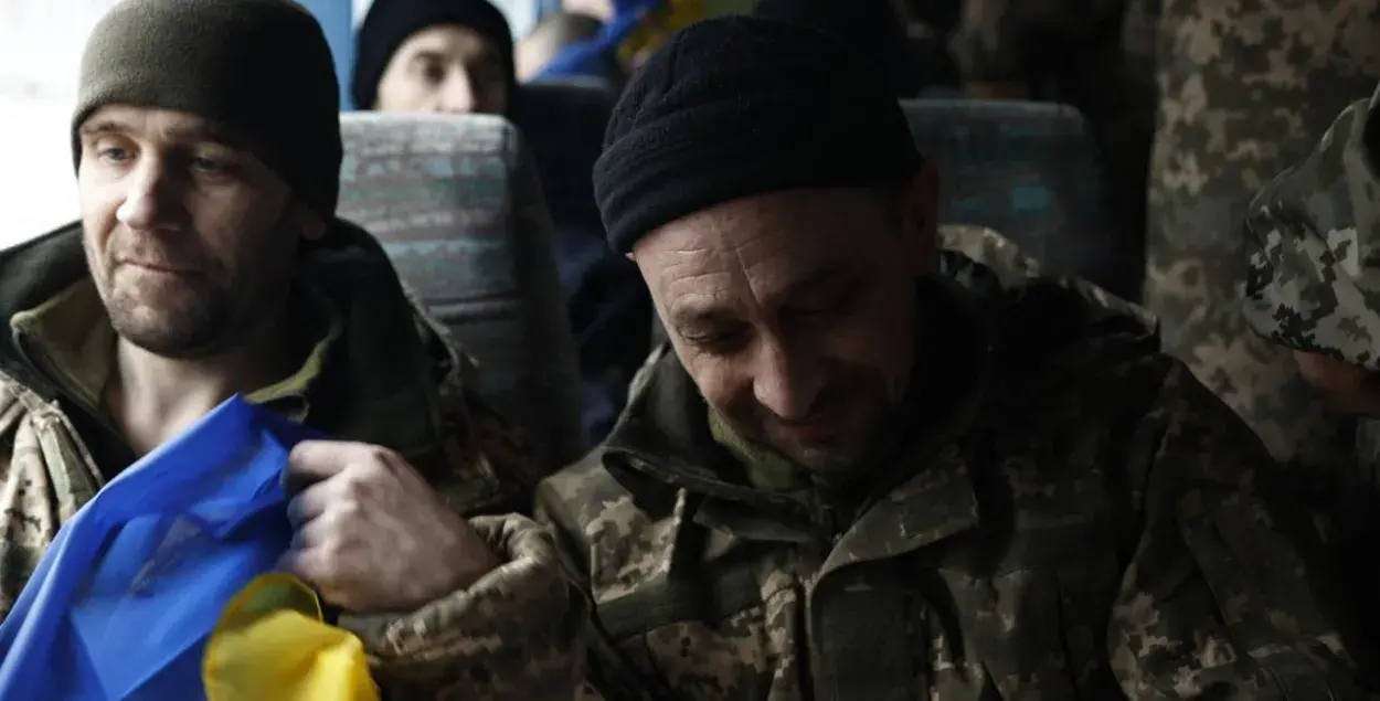 Украинские военные вернулись из российского плена
