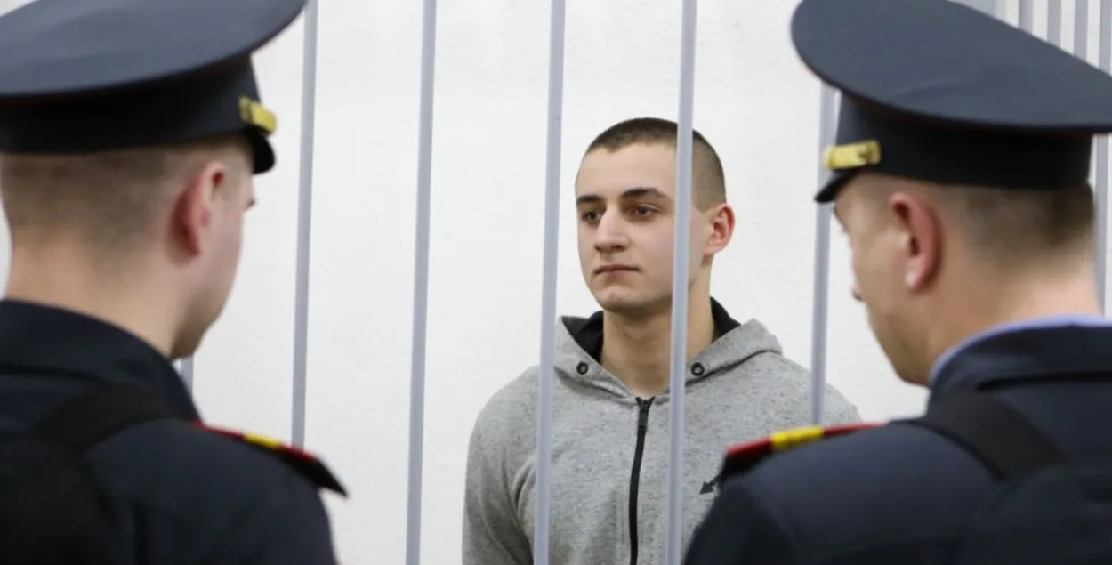 Мікіта Емяльянаў на судзе
