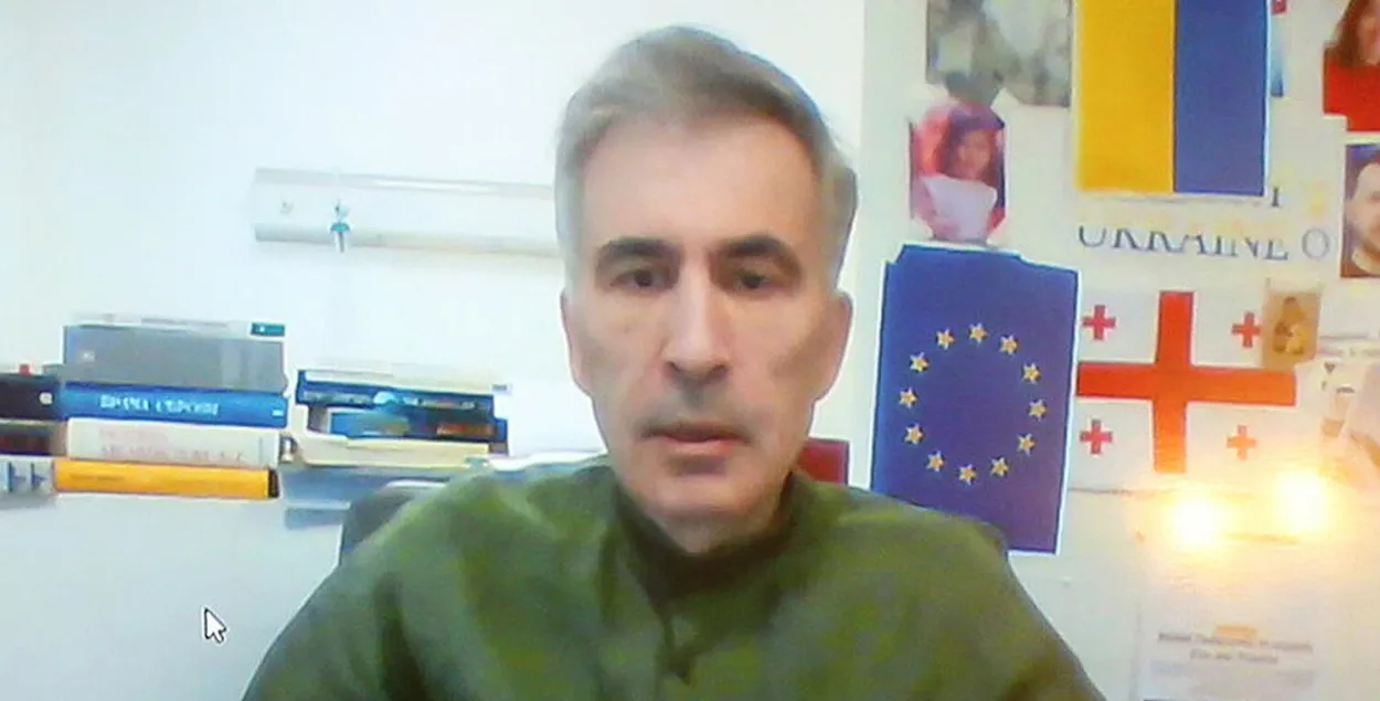 Міхаіл Саакашвілі за кратамі
