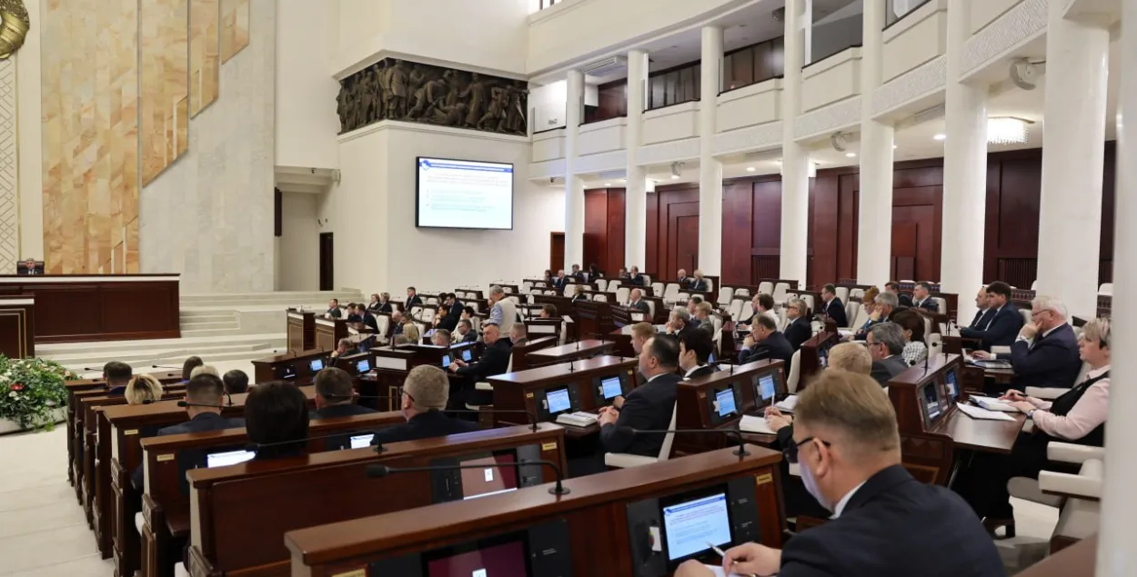 Палата представителей приняла правки сразу в двух чтениях
