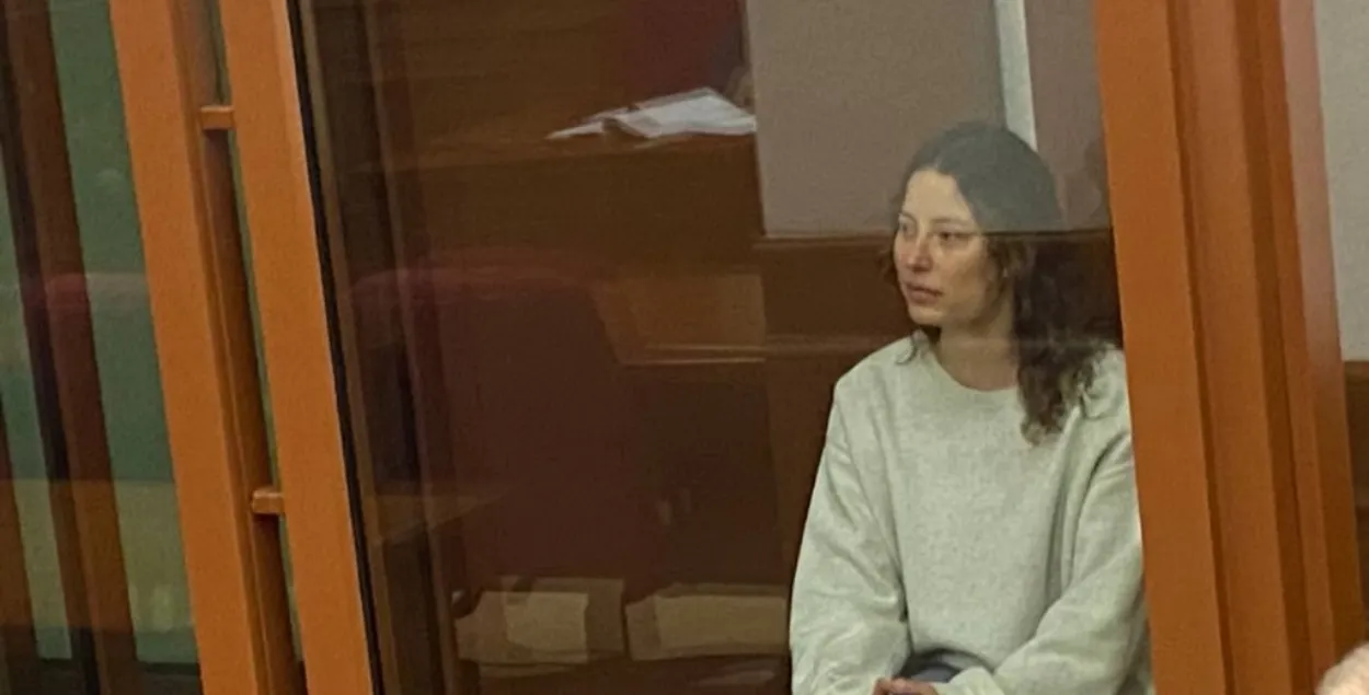 Ксения Карелина на суде
