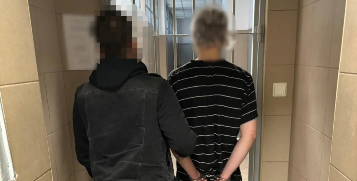 За хранение наркотиков в Варшаве задержали белорусов
