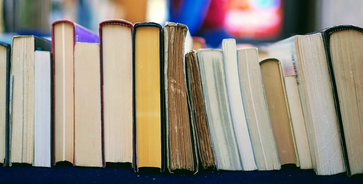 Мінінфарм забараніў яшчэ 32 кнігі. У спісе — Уэлш і Філіпенка
