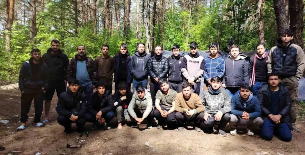 Афганцы, застрявшие на границе
