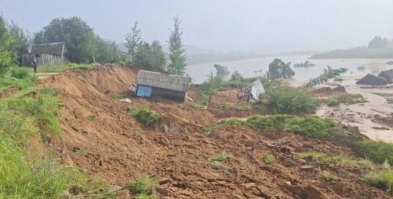 Cемь хозпостроек в Витебске ушли под воду
