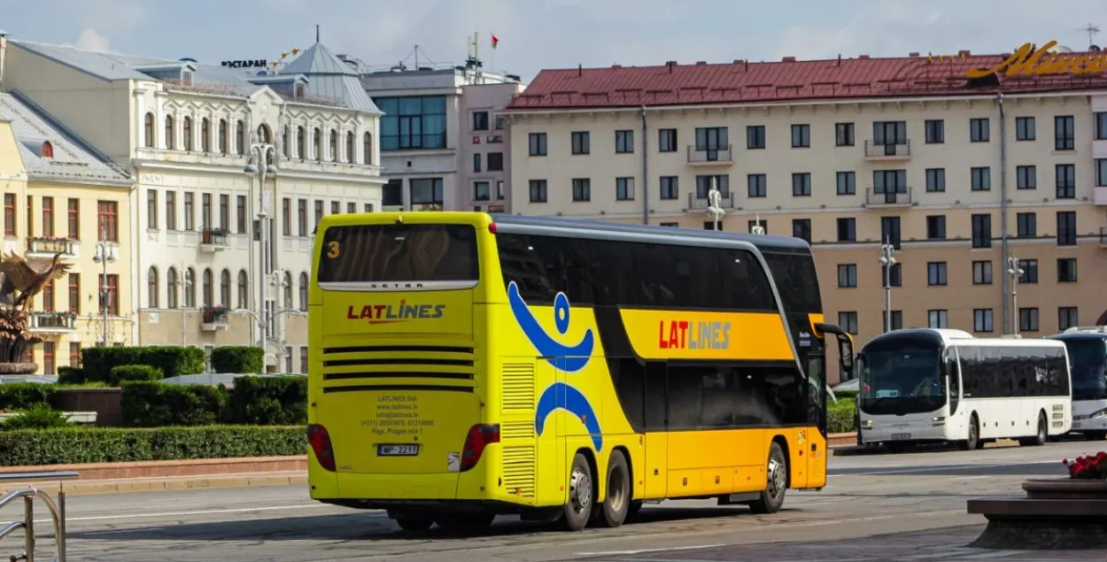 Автобус Latlines
